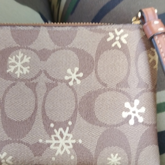 Coach wristlets snowflakes ❄️❄️❄️ - Picture 2 of 10